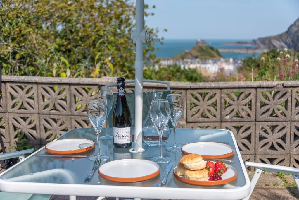 The Tempest, Sea Views, Coastal & Rural Walks. Apartment Ilfracombe Exterior photo